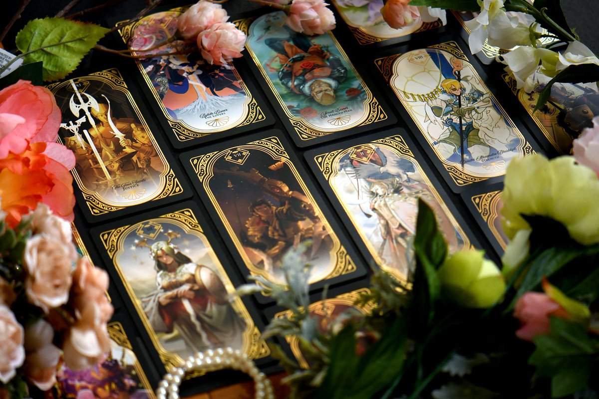 3HTarot's tweet image. 🌺🍃🌙❄
Seasons of the Arcana, our 3H collab tarot deck &amp;amp; merch bundle is up for a second &amp;amp; final round of limited preorders at: 

✨3htarot.myshopify.com/collections/all ✨

78 cards🔸️ 2.75 x 6 in🔸️Gold foil framing &amp;amp; backing🔸️ Gold gilded edges🔸️ Drawer box 🔸️ 50+ pg guide booklet