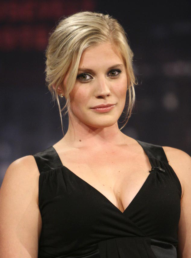 Happy 41st Birthday Shout Out to the lovely Katee Sackhoff.. 