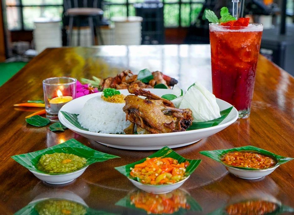 Tersenyumlah saat memulai hari, karena senyum adalah kebahagiaan milik bersama..
.
Nah dulur-dulur jangan lupa sarapan ya, nih ada Bebek Kulo khas NK yg siap kami hidangkan untuk membuat hari-hari kita jadi lebih ceria hanya di <a href="/nkcafemalang/">nkcafemalang</a>