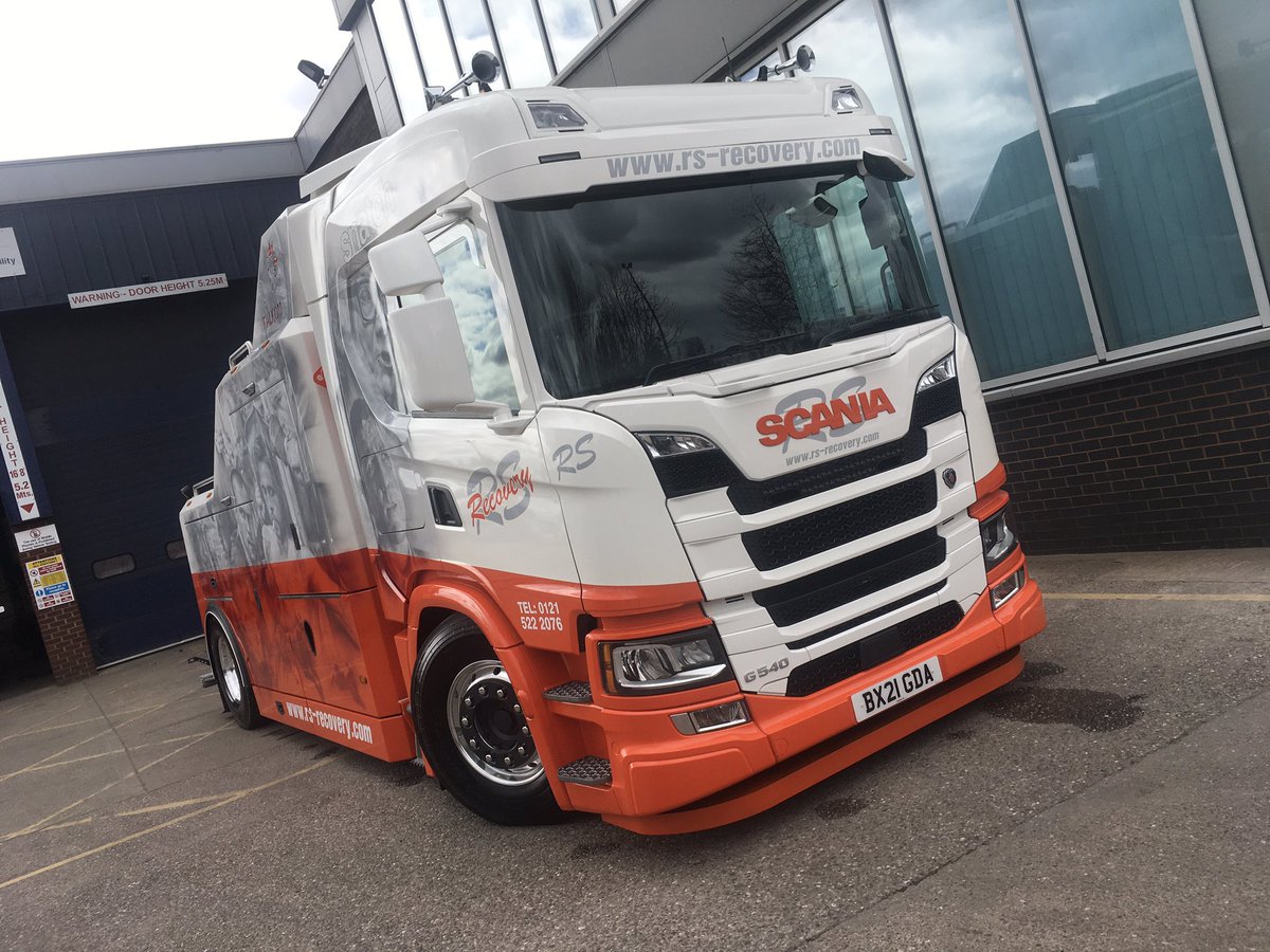 A nice little hand over today and what a beauty thanks to the team at <a href="/RS_Recovery/">RS Recovery</a> <a href="/IndSanghera/">Indy Sanghera</a> <a href="/keltruck/">Keltruck Scania</a> <a href="/ScaniaUK/">Scania UK</a> <a href="/ScaniaGroup/">Scania Group</a> #suppliedbykeltruck #youcanhavethebest