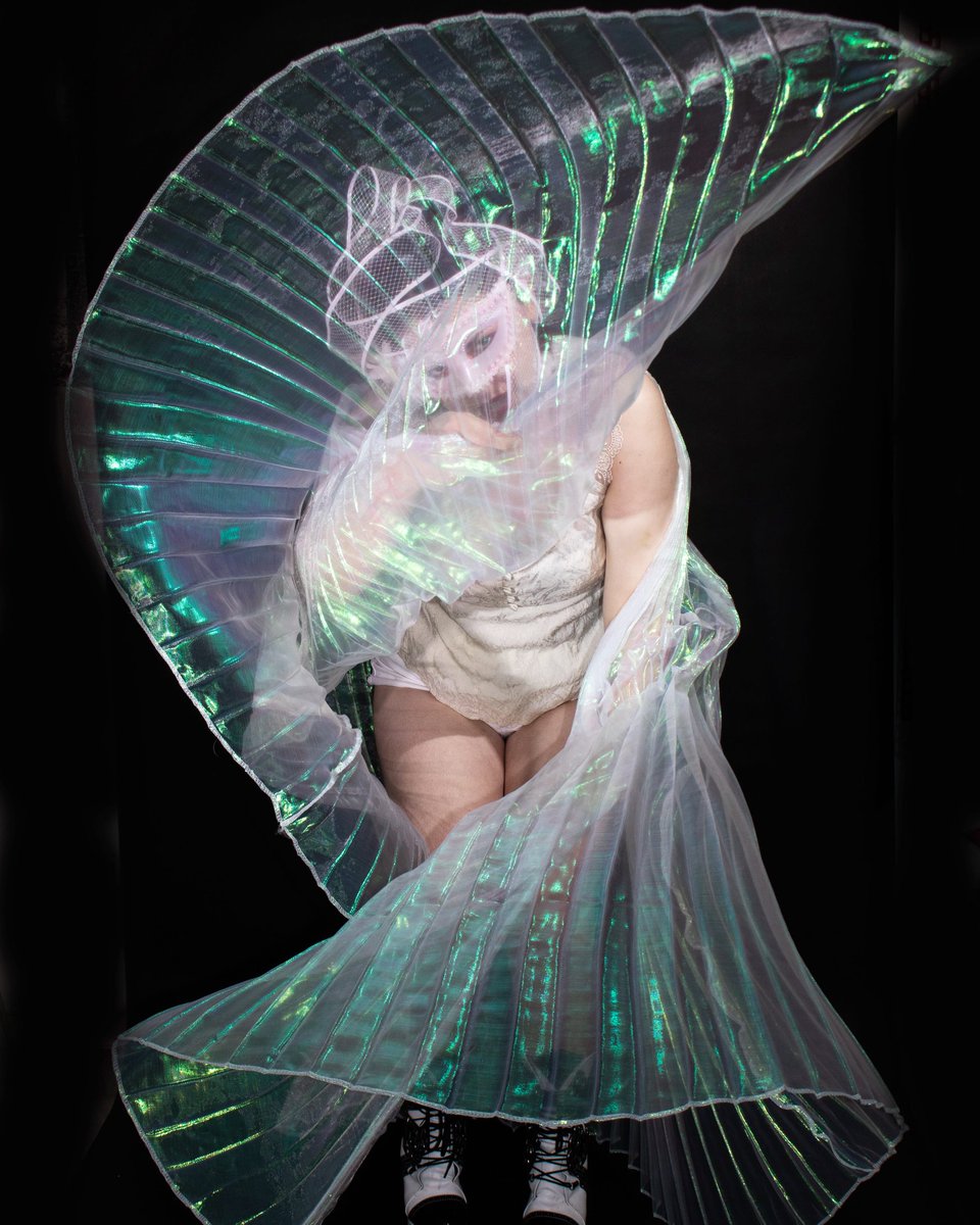 Visualtheatrics's tweet photo. Swift move of her wing, the white #swan #embraces the fact shes the key to #herself, for me #conceptually in the #movie for me? Its just my #creativity & #Ingenuity through #chonicpain well simply to #inspire #photography #apicoftheweek #freeyourstory #portraiture #portraits #dxo https://t.co/xX63GHUFSf