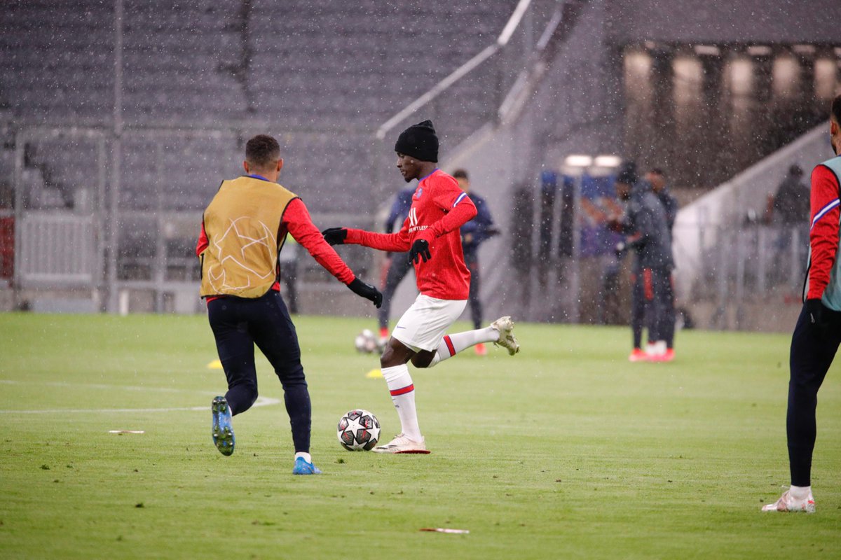 PSG_English's tweet photo. ❄️ It's a cold one tonight in Munich ⚽️

#FCBPSG https://t.co/E66h9BiQ3I