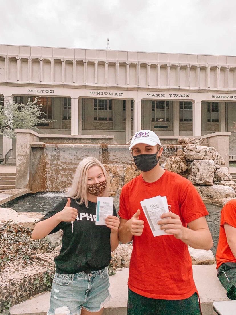 Come see <a href="/semoalphaphi/">SEMO Alpha Phi</a> and <a href="/SEMO_SigEp/">Sigma Phi Epsilon</a> in front of Kent library and get a free sucker! <a href="/segreekweek/">Southeast Greek Week</a> #segreekweek21