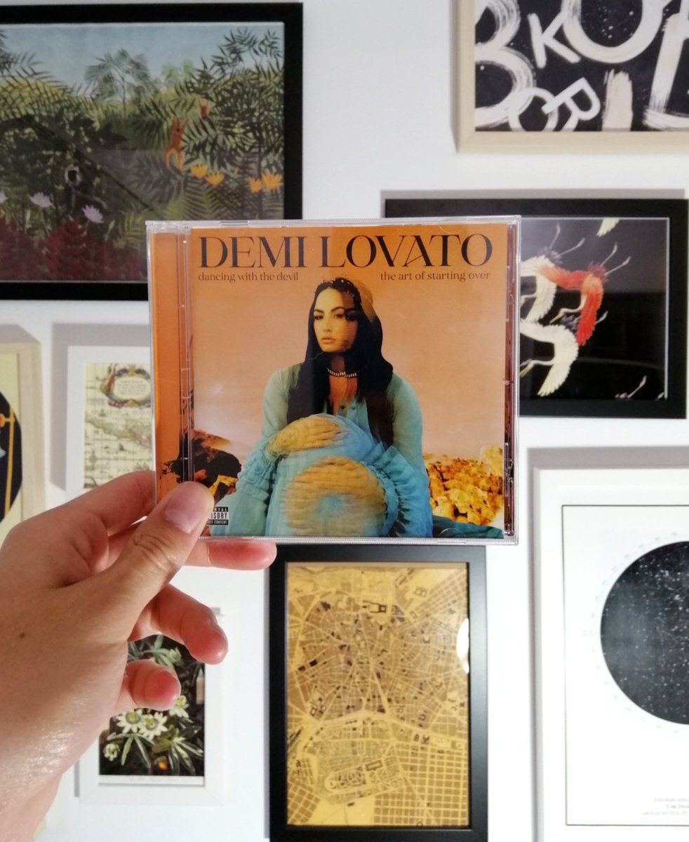 adrigo_'s tweet photo. LOVATICS 💥 ¡Están ya disponibles los CDs en Madrid de @ddlovato! ¡En concreto en el Corte Inglés! 🎉 #DWTDTAOSO @ddlovatoSpain https://t.co/wjhoRKQSyw