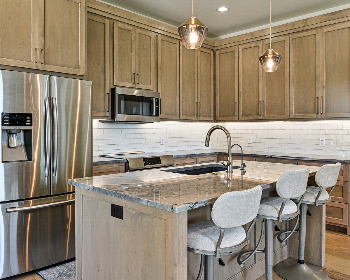 hōm kitchen + bath tweet media