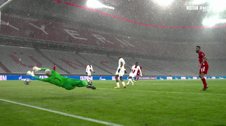 RMCsport's tweet photo. 🧤 KEYLOR NAVAS ENCORE ! Très gros début de match du gardien parisien, encore décisif sur cette frappe puissante de Pavard ! https://t.co/KtT1zmwoX4