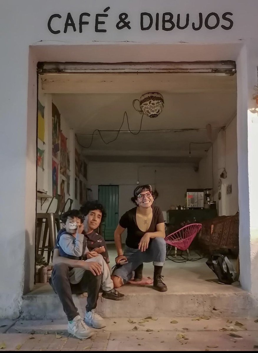malditoperrito's tweet photo. A partir de esta semana abrimos una cafetería y lugar de dibujos para exponer el trabajo de distintxs artistxs durante un mes y un lugar fijo donde puedan encontrar el trabajo de @Amastique y el mío a la venta. Lxs esperamos pronto :)

poniente 112 #851 Magdalena de las salinas. https://t.co/QZovhyoun4