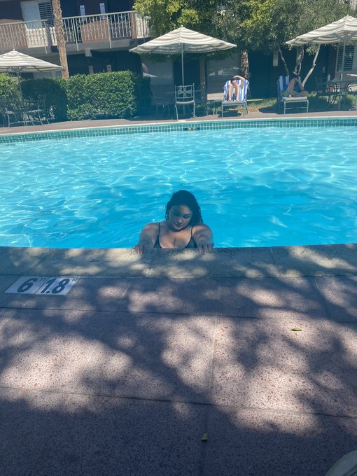 Out here chillin living my best life!!! Well Twitter fingers is planning her next episode #MentalHealthAwareness<a href="/tag/mentalhealthawareness"class="tags"><span>#mentalhealthawareness</span></a>