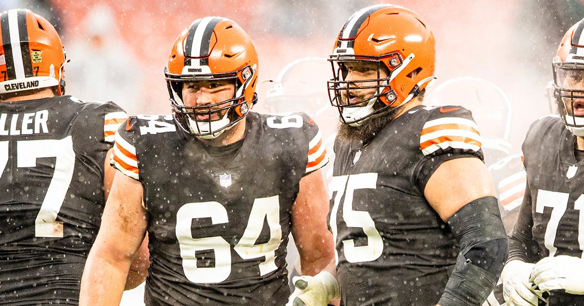 Browns's tweet image. ✨ This is an O-Line appreciation post ✨