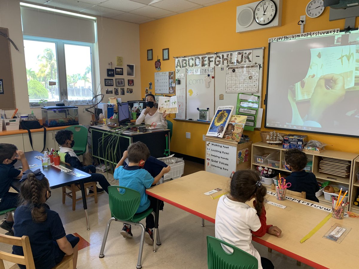 cpe_prek's tweet photo. Learning about nature in Mrs. Leslie’s class #ECE #Nature #prekfamily #VPK #HarvardofPrek @CoralParkElemS @TLCabrera3 @LastingerCenter https://t.co/FgkPB58um3