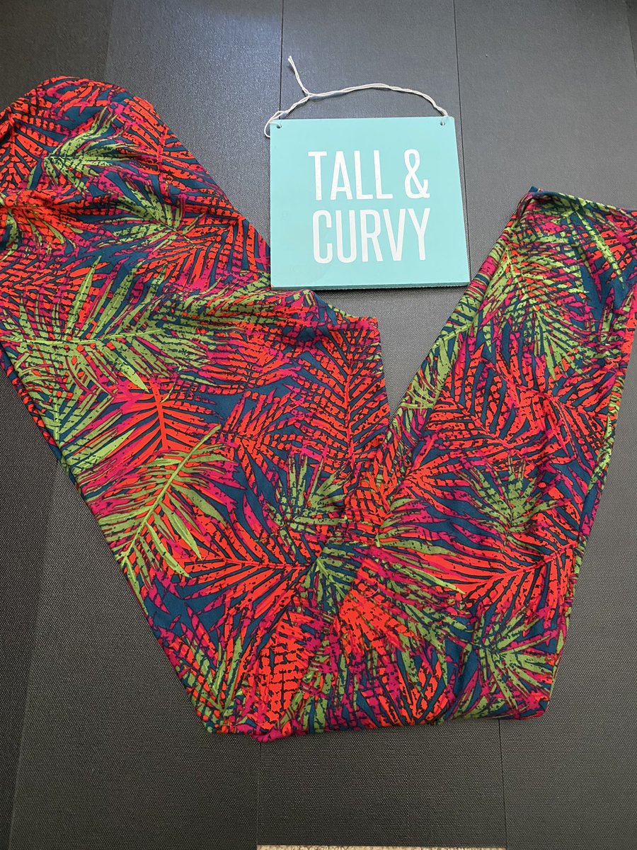llrlisalopez's tweet photo. Available today on #clearance in my #goob #lularoe group for just $15 at https://t.co/5aAXjQmJEU 
#leggings #leggingsaddict #sale #coverup https://t.co/aY5zXwf1eE