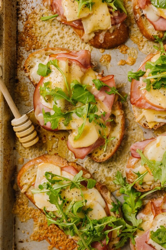 Bree Hester (@breehester28) on Twitter photo Open-Faced Hot Honey and Ham Grilled Cheese bakedbree.com/open-faced-hot…
April is National Grilled Cheese Month!
I'm celebrating with my friends at <a href="/RothCheese/">Roth Cheese</a> and eating as many of these as I can all month long. An entire month to celebrate the most delicious sandwich ever creat...! Open-Faced Hot Honey and Ham Grilled Cheese bakedbree.com/open-faced-hot…
April is National Grilled Cheese Month!
I'm celebrating with my friends at <a href="/RothCheese/">Roth Cheese</a> and eating as many of these as I can all month long. An entire month to celebrate the most delicious sandwich ever creat...!