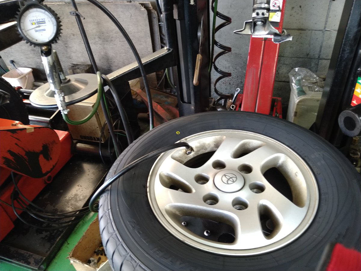 名神タイヤ尼崎スタッフdiary おはようございます尼崎店です 今日はタイヤの日 広く一般ドライバーにタイヤ への関心を喚起し タイヤの正しい使用方法の啓発により交通安全に寄与するために一般社団法人日本自動車タイヤ協会 Jatma が定めた日