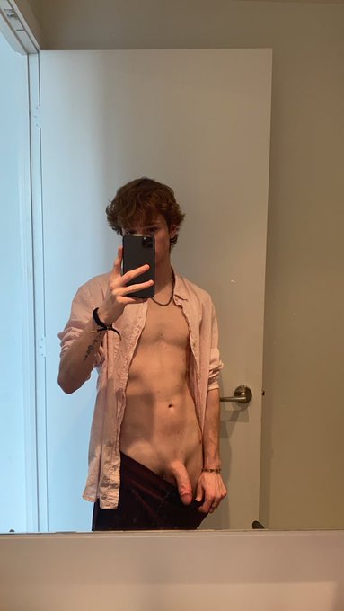 take me as I am😈 https://t.co/GrNKcOBWsX