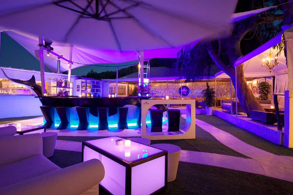 Mentally, I'm here:
- Light breeze 
- Lounge music 
- Cold drinks