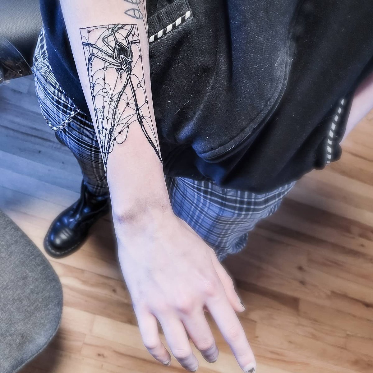 🕸️Widow🕸️

•̩̩͙*˚⁺‧. •̩̩͙*˚⁺‧.˚ *•̩̩͙ ✩. •̩̩͙*˚⁺‧. •̩̩͙*˚⁺‧. ˚ *•̩̩͙ ✩.

 #tattoo
 #tattooing
#tattoodesign
#tattooartist
#tattooflash
#inkwork #animetattoo #comictattoo 
#illustration #originaltattoo
#spidertattoo #spider #gothic #emo #blackwork #fineline
