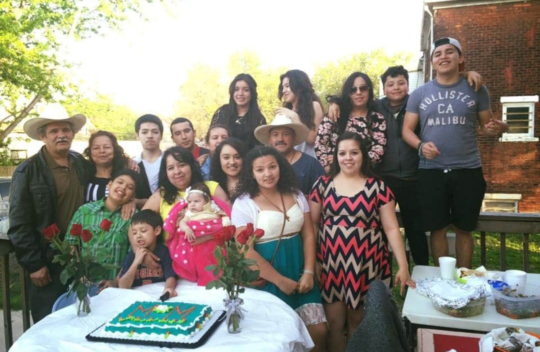18 days...Cervantes family! There is some people missing but its too many of us lol. The family support was always there and I appreciate all of your prayers and your cheers. I can never thank you all enough for the love and support  
