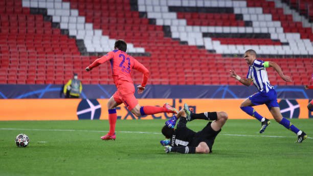 vumaSPORT's tweet photo. FULL-TIME:

🇵🇹 Porto 0-2 Chelsea 🏴󠁧󠁢󠁥󠁮󠁧󠁿

🇩🇪 Bayern Munich 2-3 PSG 🇫🇷

- Mason Mount &amp; Ben Chilwell score their first UEFA Champions League goals.
- Kylian Mbappe bags a brace to inspire PSG to stun Bayern at Allianz Arena.

#UCL 
#PORCHE 
#BAYPSG https://t.co/r5M2iDFeJE