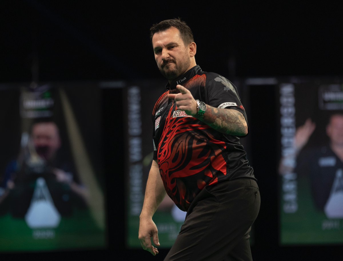 🚨NINE-DARTER!!!!🚨

Jonny Clayton hits perfection on the big stage in just his third match as a full-time Premier League player!