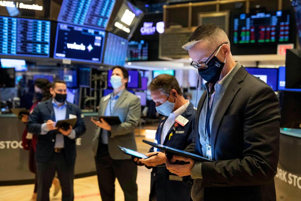 OCRBiz's tweet photo. Stocks wobble, hover near record highs in afternoon trading https://t.co/md65MoOKsV https://t.co/qkB7hr5DRD
