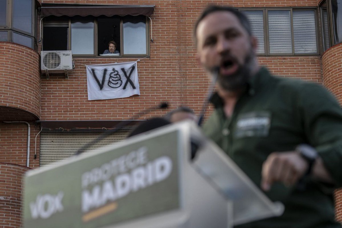 VKseDefiende's tweet photo. Sobre lo acontecido hoy en Vallekas, digan lo que digan en las televisiones:

👉Todas las organizaciones que nos hemos reunido hoy para rechazar el odio queríamos expresar nuestro rechazo de forma pacífica. #vallecas https://t.co/Akn9TGQvtQ