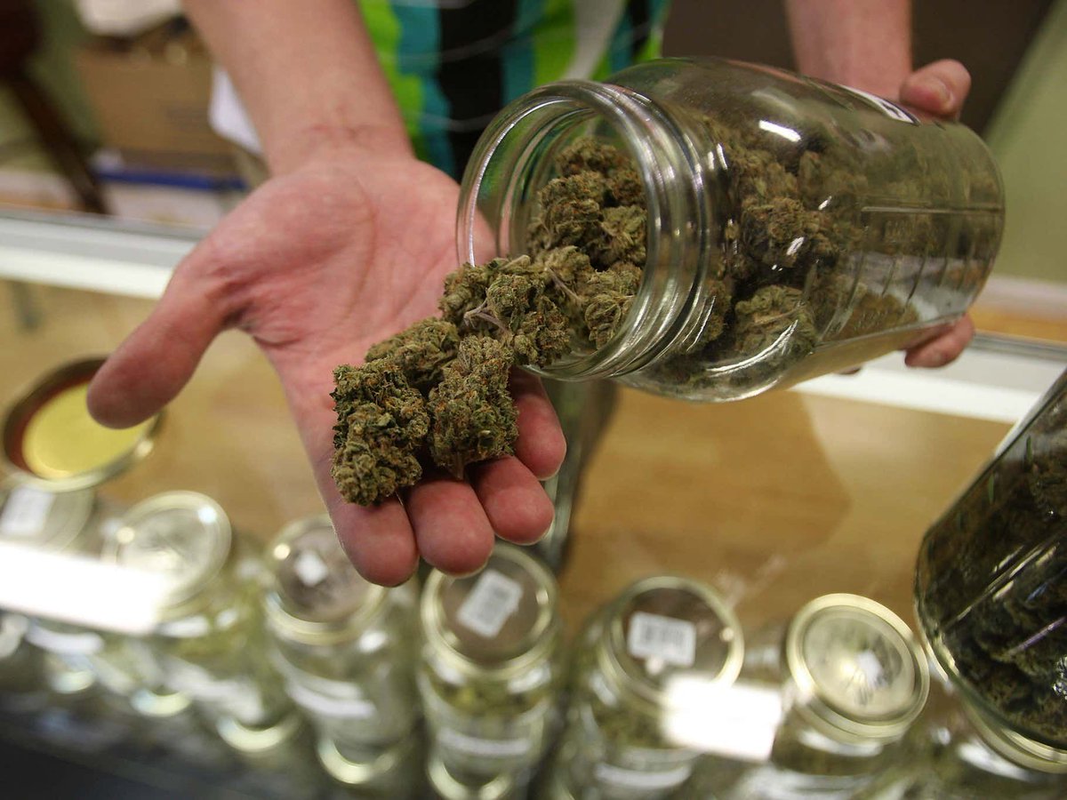 A University In Michigan Has Become The First To Offer A Cannabis Chemistry Scholarship barstoolsports.com/blog/3357815/a…