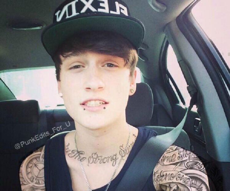 Happy birthday to crawford collins aka the swaggiest snapchat star   