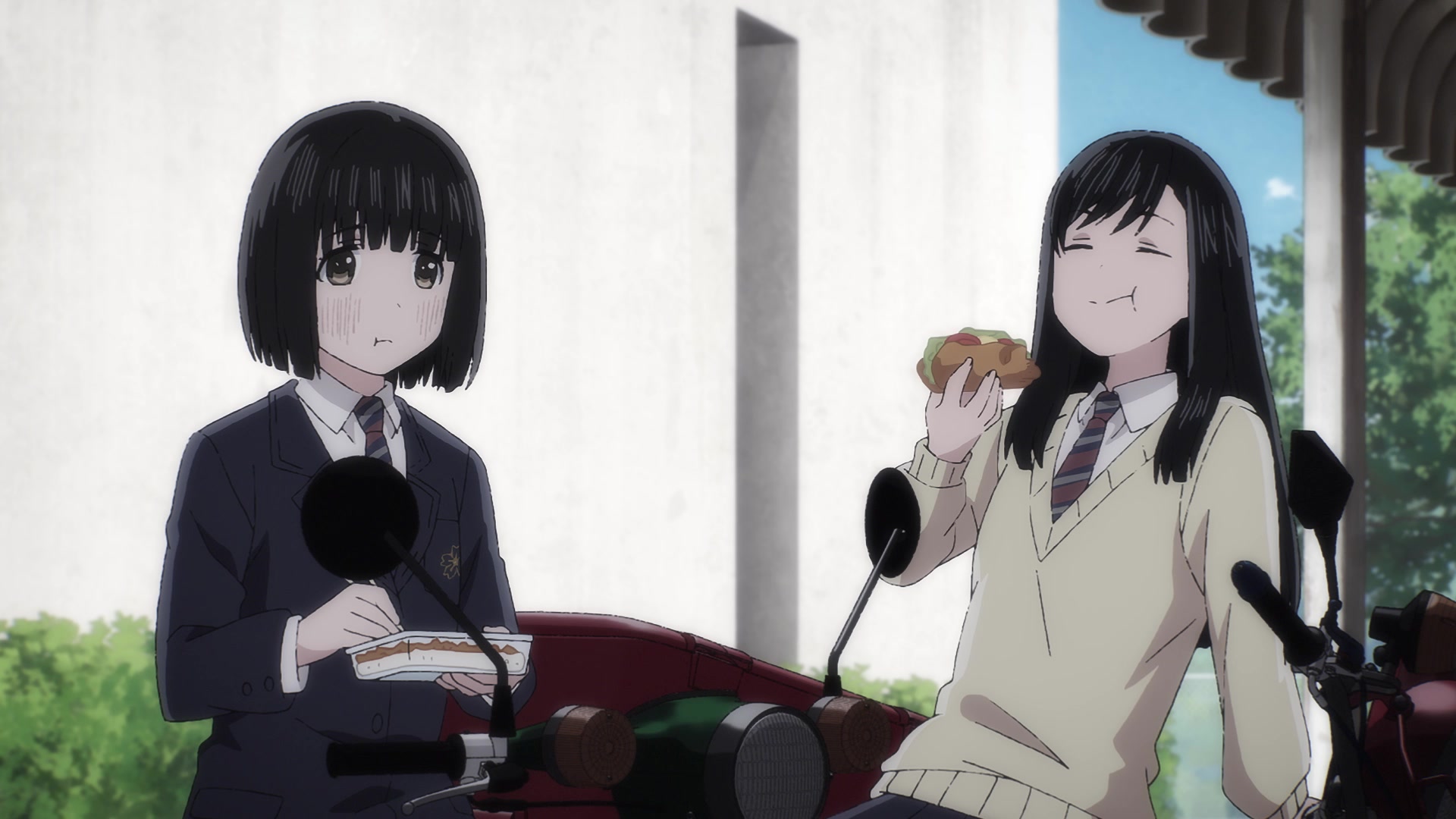 ミソパン スーパーカブ 第2話 カブを通してクラスメイトと知り合い カブに又借りながらお昼 カブがあるから少し遠出する事が出来て変化する日常 良い 郵政カブをスッキリさせて乗るjkのセンスも凄い 頬の縦線が少し気になる所 T Co