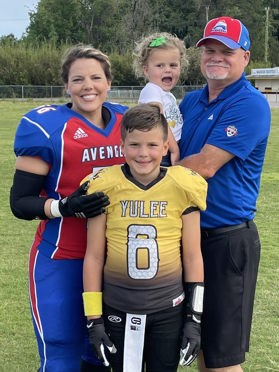 SjonesScott's tweet photo. My football family❤️ #REIMAGINE  #wnfcproud #yuleehornets #avengersassemble https://t.co/LPYl2LfNbK