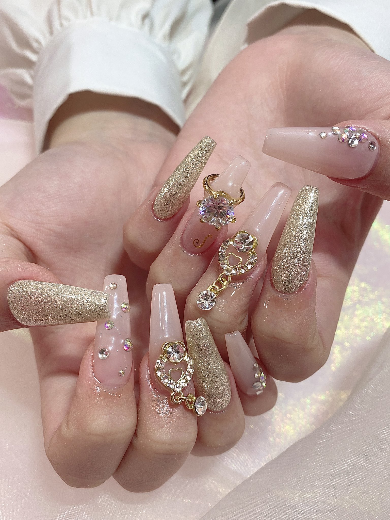 Nailsgogo 渋谷 ネイルサロン Nailsgogo ネット予約 T Co Pjrbh5rlbe インスタ T Co Gmbqsa2d9y ネイル 担当 ミツダ ピンク ネイル キラキラネイル ネイルリング ありがとうございました 渋谷ネイルサロン 派手ネイル