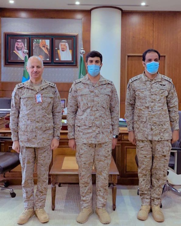 Kp_226's tweet photo. الحمدلله الذي بنعمته تتم الصالحات تم ترقيتي الي"ملازم أول " ، أسأل الله عز وجل ان يعينني في خدمة ديني ومل��كي ووطني. https://t.co/SwSM2vS33K