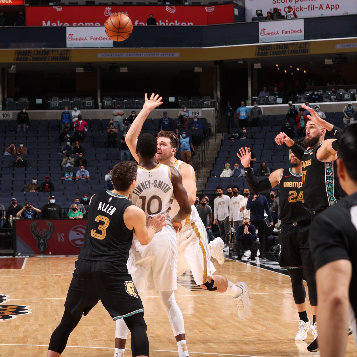 NBA's tweet photo. Luka Magic at the buzzer. https://t.co/OBdzppv5Jw