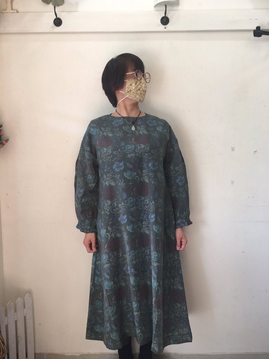 ナチュラル服雑貨ハンドメイドレトロカーム 名古屋 千種区本山にあるレトロカームです 着まわしがきき 一年通して着られ 着痩せするシルエットのシャツワンピース入荷 今日もよろしくお願いいたします 大人 服 ナチュラル系服 40代服 50代服 60代服