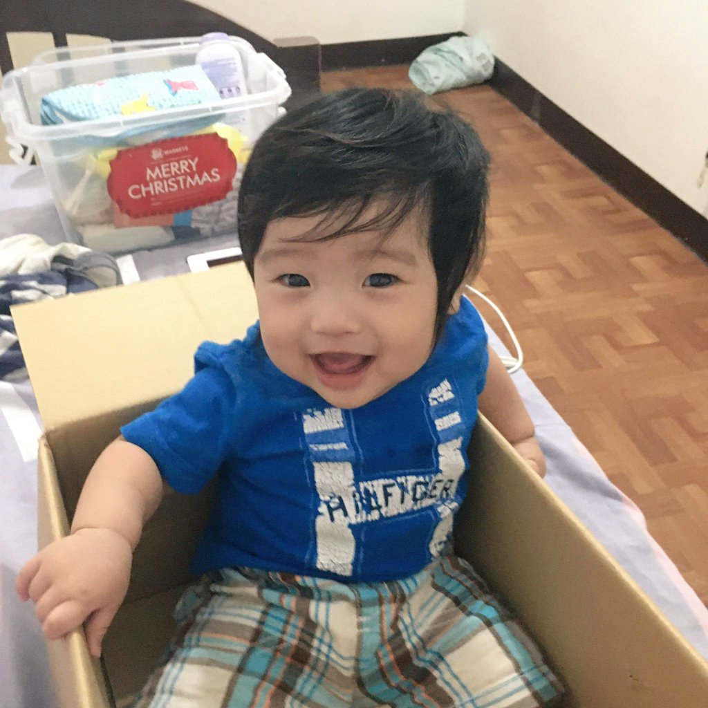 francesnarag_'s tweet photo. Ang baby naming bungisngis hahahaha gustong gusto nya sa box 🥺❤️ https://t.co/oqM9j0fnmu