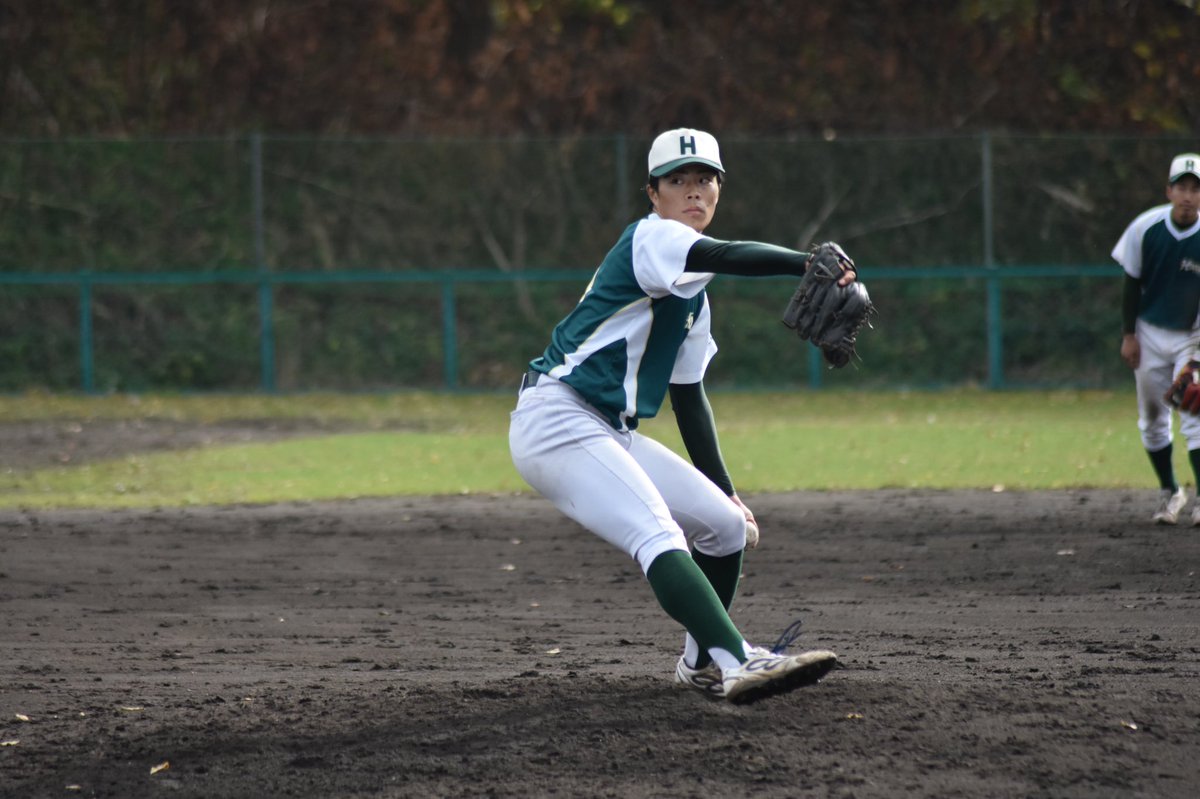 fromHUtoJINGU's tweet photo. 〈部員紹介14日目〉
中前俊祐④ 工学部#21
北海道・札幌南　投手

140キロに迫るストレートと多彩な変化球を誇る投手であり、高校時代は四番打者でもあった長距離バッターでもある。また、部内の男前ランキングでは1位に選ばれた。今シーズンは前人未到の三刀流としてあらゆ…https://t.co/nOQRr44XvI https://t.co/QsatXUZ23Z