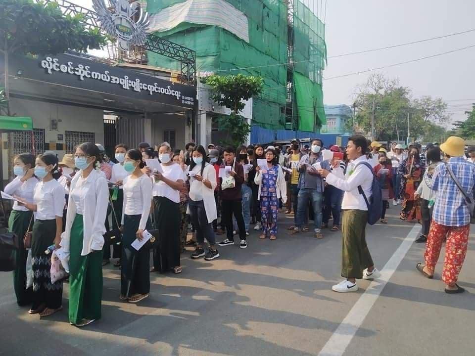 New protests against Myanmar’s military junta. They have never stopped despite well over 700 killings and thousands of arrests. #WhatsHappeninglnMyanmar