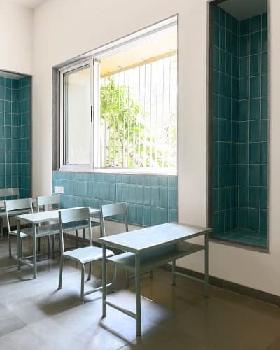 ArchitectsJdap's tweet image. If Classrooms were this colorful and full of inspiration, then we would not mind going back to school. Thank you @divisare_ for the coverage #Architect #architecturetwitter #designthinking #schools divisare.com/projects/44051…