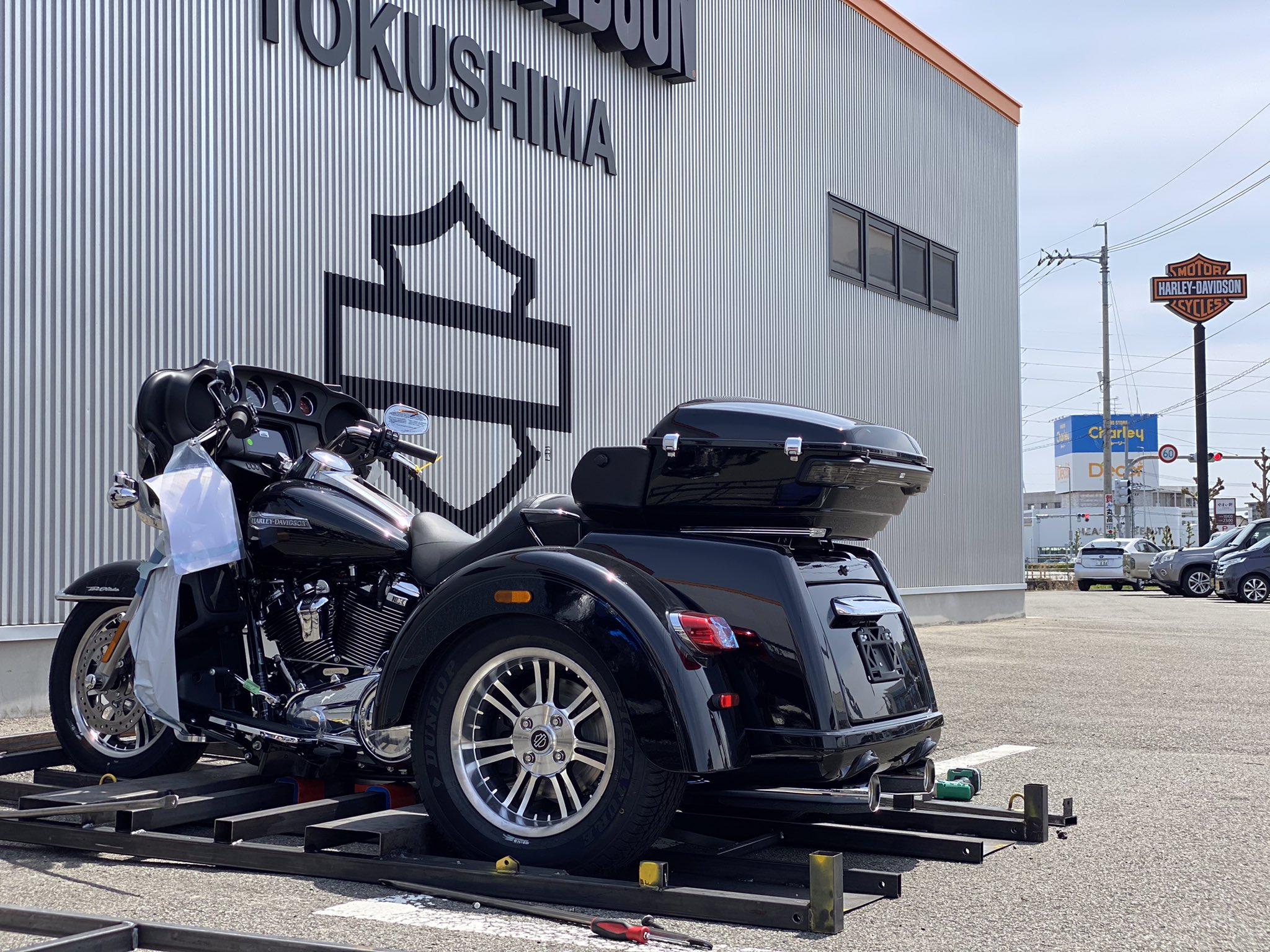 Twitter 上的 ハーレーダビッドソン徳島 ハーレートライク新車入荷 お客様のご成約車両です 迫力です Flhtcutg トライク ハーレーダビッドソン徳島 T Co Jnl4ftquhs Twitter