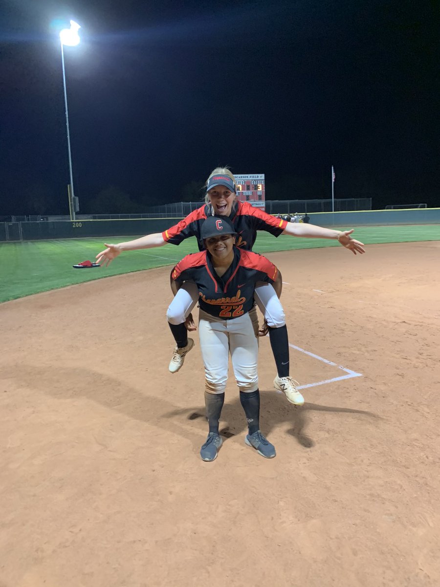Birds take a 4-3 dub VS Horizon today.  Cwen W. with great offense, going 2 for 3. <a href="/Jess_g101/">Jessica Gordon</a> made all three outs in left during the 3rd. Thank you for all of the support at our first night game. Nice to see <a href="/RKDAsoftball/">Arcadia Softball</a> in the stands. #girlssupportinggirls
