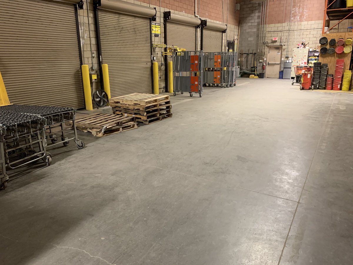 4 full trucks in under 30 hours... can’t tell by looking at #THD2209’s receiving department!  <a href="/HinckJ/">Mike Hinck</a> <a href="/tony_troia/">Tony Troia</a> <a href="/kear_tiffany/">Tiffany Kear</a> @JCA4629 <a href="/jefflimle/">Jeffery Limle</a> <a href="/EgnaticJ/">Jeff Egnatic</a>