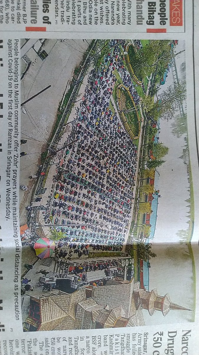 ali_saheeb's tweet photo. So, these are the 3 articles in today's newspaper. Funny how Last year, the situation was completely opposite. Source:Lokmat Times Aurangabad. 
The third illegible article is about how Police manhandled a Salon shop owner and left him on the road bleeding, resulting in his death. https://t.co/xRPBGI3wuJ