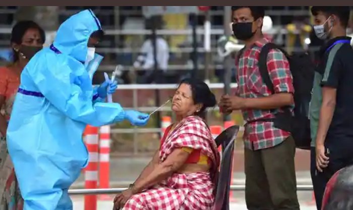 INDKhabar's tweet photo. भारत में 24 घंटे में 2 लाख नए #COVID19 मामले दर्ज किए गए, लगातार दूसरे दिन 1,000 से अधिक मौतें हुईं https://t.co/SjSNsgcZX8