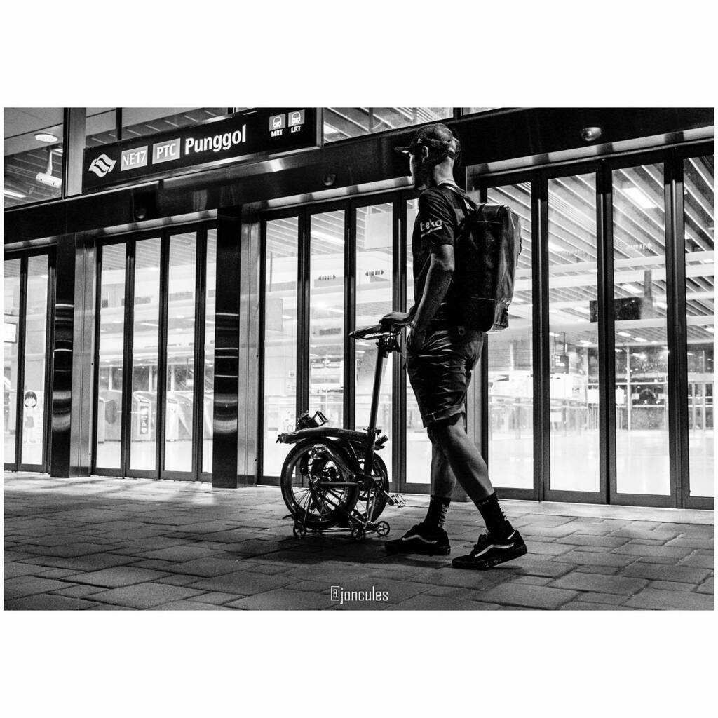 joncules's tweet photo. Self-portrait.
#selfportrait #selfportraits #selfportraiture #selfportraitphotography #SelfPortraite #selfportraitphotographer #selfportraitpractice #selfportraitsoninstagram #blackandwhite #bnw #bnw_captures #blackandwhitephotography #bnwmood #photogra… https://t.co/bMhQc2ZzkJ https://t.co/SSHTtgw61N