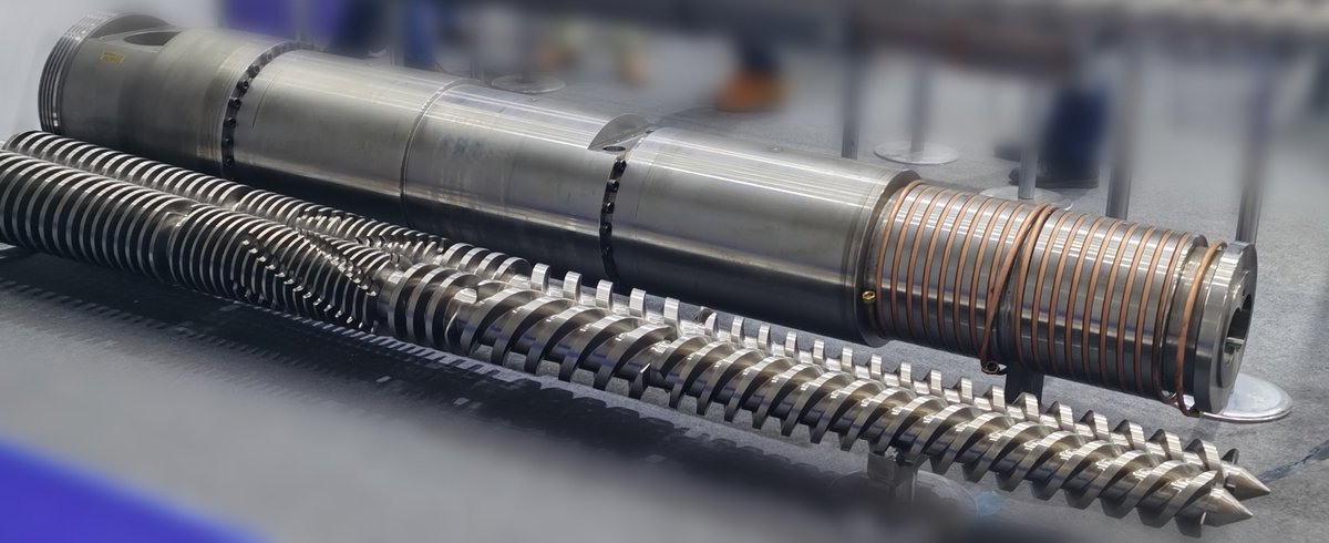 AngelCh36093088's tweet image. Conical Twin Screw and Barrel, size:105/203, to producing PVC/PE wood-plastic, plastic pipes and profile