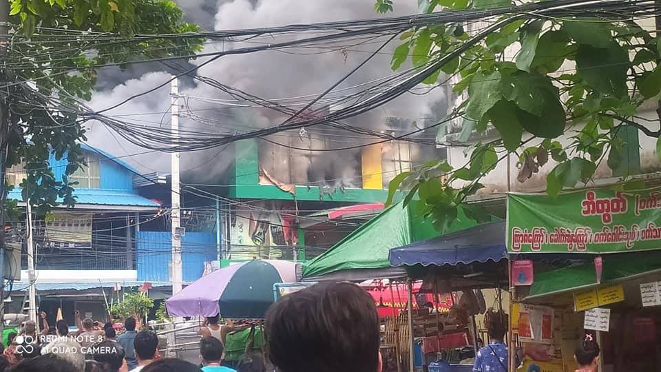 The famous street Market of Yangon, Kyi Myint Taing night market, was set on fire by terrorists (SAC) this morning.
FREEDOM OF SPEECH 
#WhatsHappeningInMyanmar 
#Apr15Coup