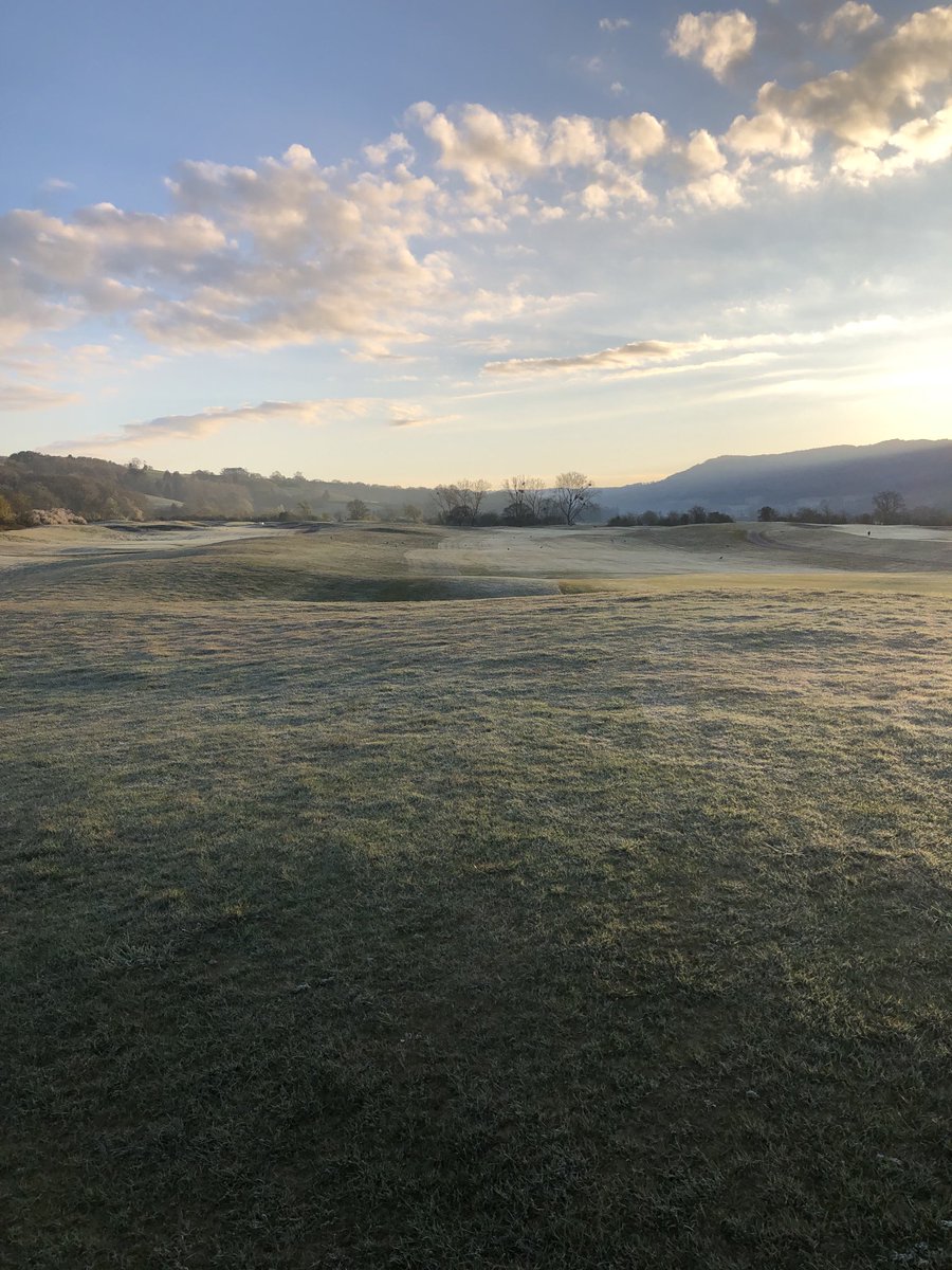 jmckenziej's tweet image. I wonder how many of our members and guests realise that we are still getting decent overnight frosts 🤔🤔
