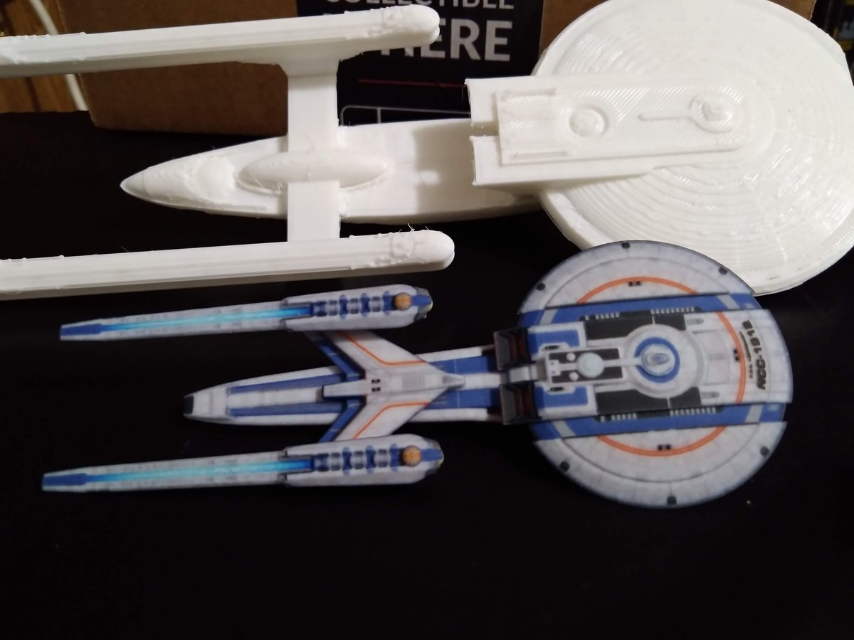 TheBirdiestOne's tweet photo. My other new @GamePrint ship, the U.S.S. Keetoowah! This is the 2021 Legendary Repulse class with the Excelsior skin. I have 5 more ships warping in, so stay on Red Alert!

#StarTrek #StarTrekOnline #StarTrekDiscovery #Starship #3Dprinting #mixeddimensions #scifi https://t.co/NWWCrGhms2