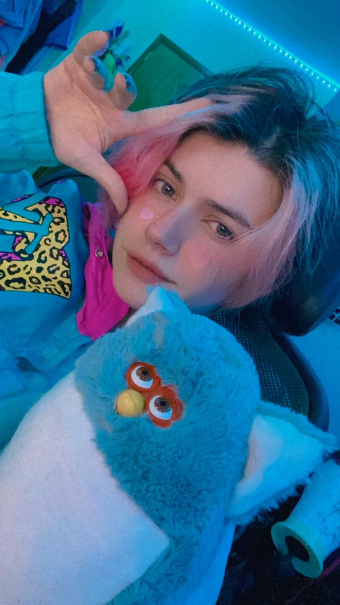 Punkmacarroni on X: 💙💖💜 t.cosBVadzZxTp  X