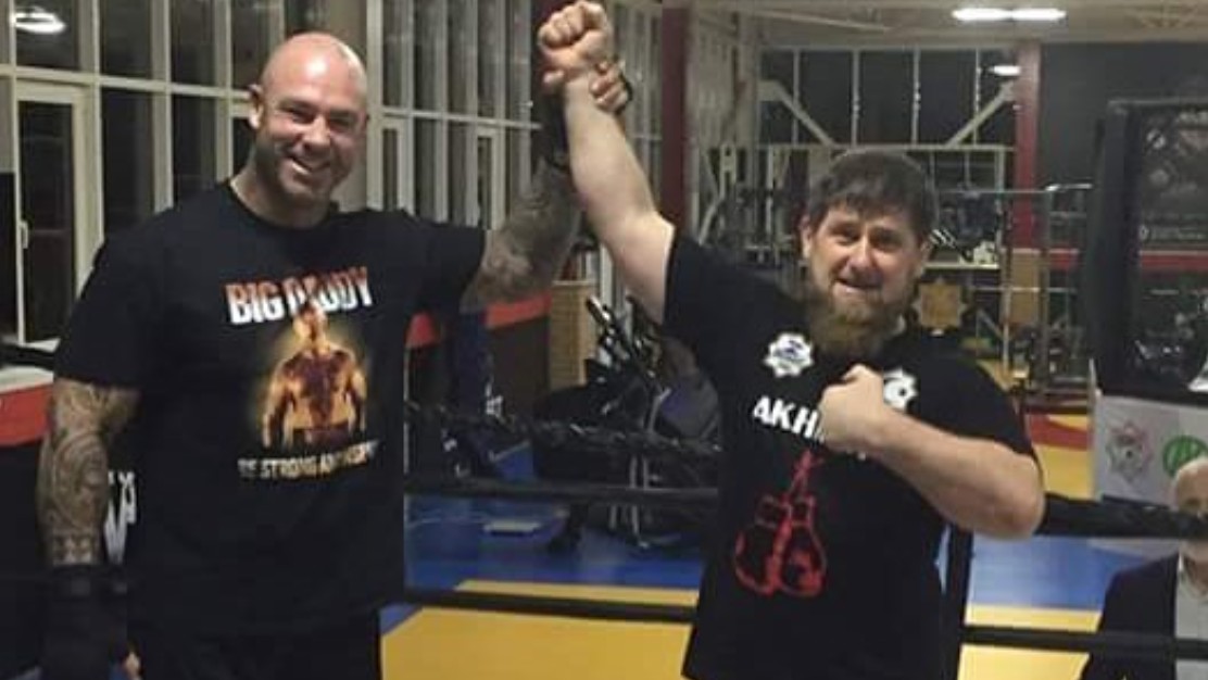 Brendan Bradford (@1bbradfo) on Twitter photo That time <a href="/lucasBrowne/">Lucas Browne</a> walked into his open workout in Grozny and was sucker-punched by Chechen dictator Ramzan Kadyrov...
bit.ly/3e56Wrz
#GallenBrowne #Boxing That time <a href="/lucasBrowne/">Lucas Browne</a> walked into his open workout in Grozny and was sucker-punched by Chechen dictator Ramzan Kadyrov...
bit.ly/3e56Wrz
#GallenBrowne #Boxing