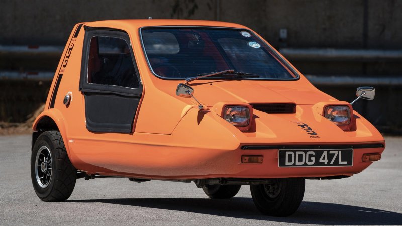 Here's a #BondBug Like a 3 wheeled wedge of #orange cheese it screams #1970s!